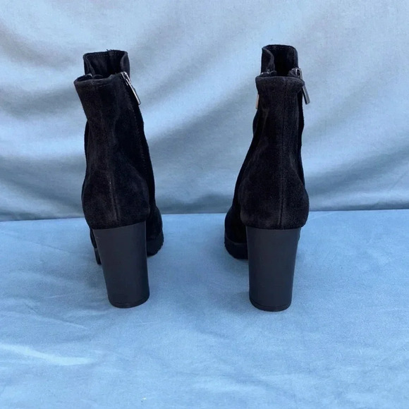 NWOT La Canadienne Women Myranda Waterproof Suede Lug Sole Bootie Size 6.5 Black - Picture 4 of 10